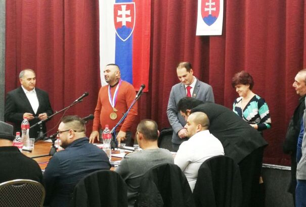 A cigányok átvették a hatalmat Nagymagyaron. Felállt a színtiszta roma testület