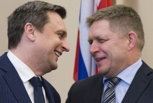 Fico és az SNS szembeállt Pellegrinivel: Kiskát kritizálják, amiért nem fogadja el Lajčák lemondását