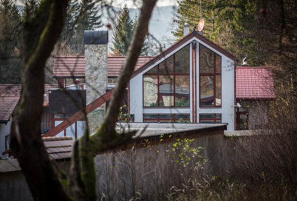 Anton Siekel menedzserének eldugott birtokán „bujkál” Ján Slota