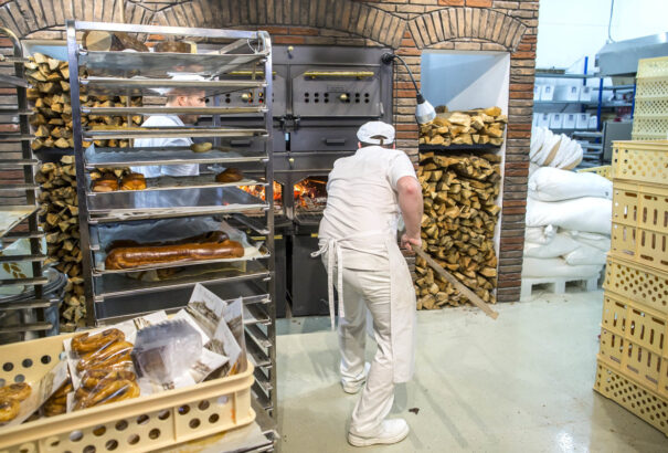 A gáz és az áram mellett az élelmiszerek ára is elszáll. Drágulni fog a kenyér, a hús és a tej is