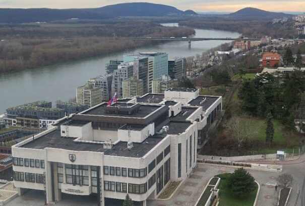 A Median szerint fél százalék a különbség a Most-Híd és az MKP között