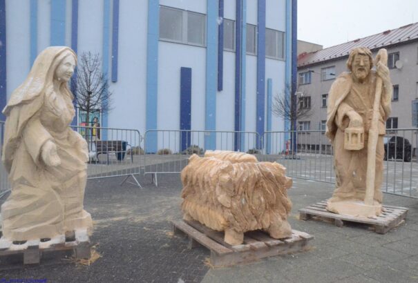 Ünnepvárás betlehemmel Losoncon – Képekkel