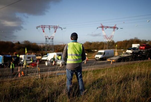 A sárgamellényesekkel álakítana EP-frakciót az olasz 5 Csillag Mozgalom vezetője