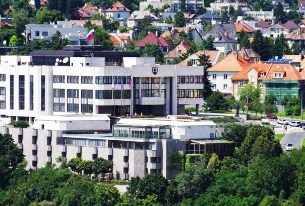 A Focus szerint is süllyed az MKP. Menyhárttal bizonytalan az állami támogatás is