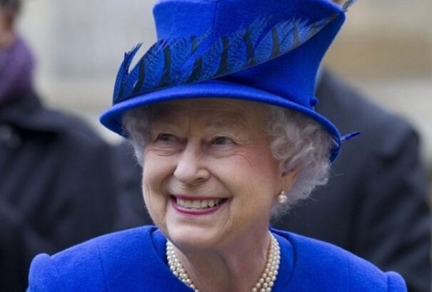 Gyermekmentő búvárok, terrortámadások sérültjeit segítők és élsportolók a brit uralkodó újévi kitüntetési listáján