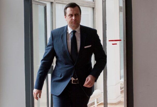 Kiskaput hagytak a törvényben, van, aki már nagyban bizniszel(ne) Danko üdülési csekkjeivel