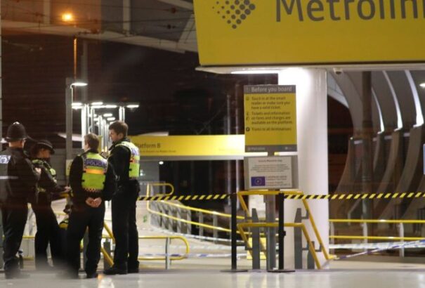 Késes támadás Manchesterben, hárman megsérültek