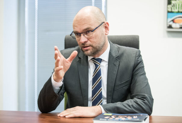 Sulík: Az SaS az ingyenes vonatozást és az ingyenes iskolai ebédet is megszüntetné