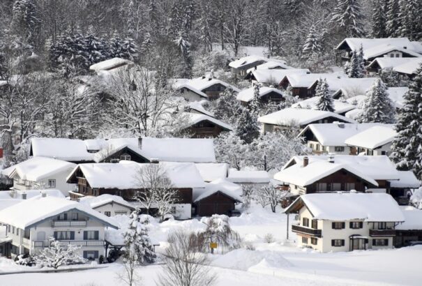 Továbbra is gondot okoz a nagy mennyiségű hó Európa-szerte (fotók)