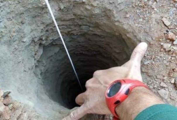 Dráma Spanyolországban: egy kétéves kisfiú beleesett egy 100 méter mély aknába