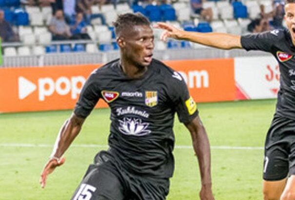 Hivatalos: Bayo a Celticben folytatja