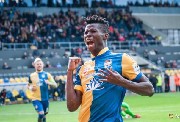 Bayo még egyszer, utoljára Dunaszerdahelyen – Autogramosztás és személyes találkozó a Celtic új játékosával