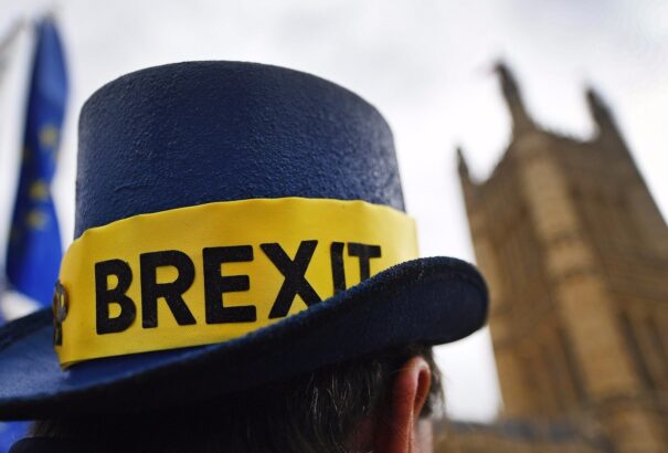 Brexit: ingyen kérhetik a letelepedési engedélyt az EU-s polgárok