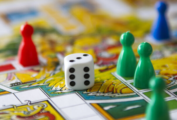 A társasjátékok változása egy század alatt – avagy mivel játszottak nagyszüleink?