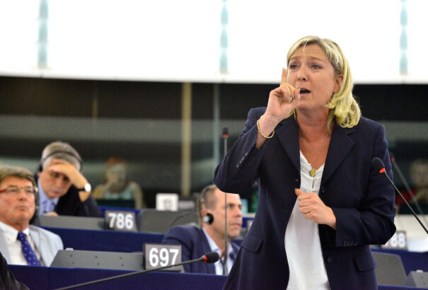 Le Pen le akarja győzni Macront az EP-választásokon