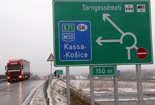 A magyarok előbb kötik össze Pozsonyt és Kassát, mint a szlovákok