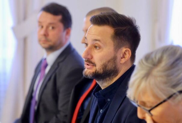 Őszinte videó a főpolgármestertől a Pozsonyban várható közlekedési káoszról (Videó)