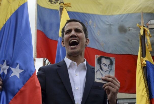 A venezuelai tábornok Guaidó mellé állt, azt állítja, hogy a hadsereg 90 százaléka változást akar
