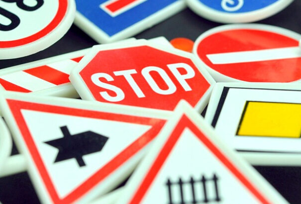 A belügyminisztérium külön autósiskolát létesít a rendőröknek és a tűzoltóknak