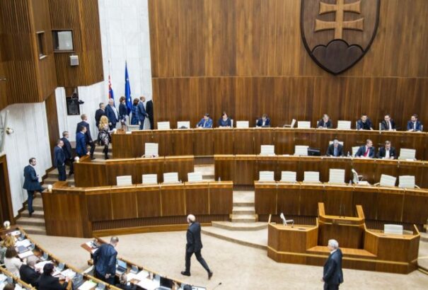 Alkotmánybíró-választás: Egy jelölt se jutott tovább, csütörtökön jön a második kör