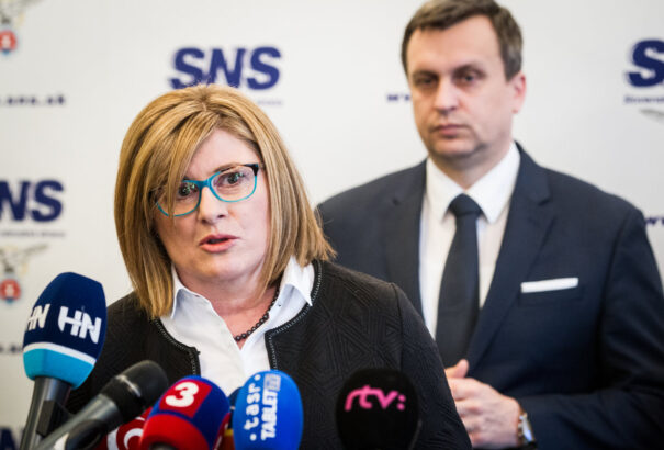 Brüsszel felfüggesztené az SNS szupermarketadóját