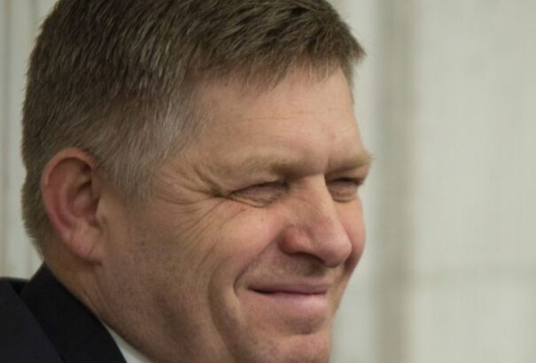 Peter Bárdy: A Most-Híd támogatta Fico politikából való menekvését