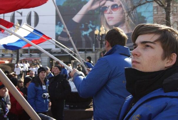 Felmérés: az orosz fiatalok 41 százaléka kivándorolna