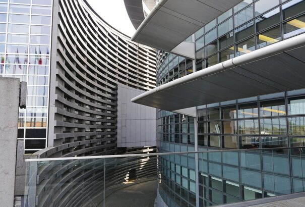 Focus-felmérés: Az új balliberális pártok választói bíznak leginkább az EU-ban