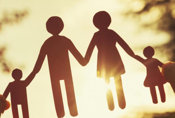 Pszichológus: a szülő 1 és szülő 2 elnevezés a többségi családokat diszkriminálja