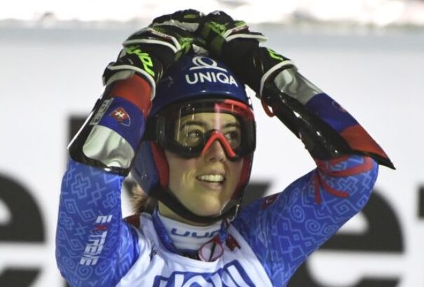 Műtét vár Petra Vlhovára