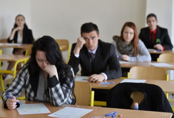 Keddtől több mint 43 ezer diák kezdi meg az írásbeli érettségi vizsgákat