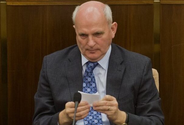 Mikloško: Ennek a kormánygarnitúrának távoznia kell, „Orbán leépíti a szabadságjogokat”