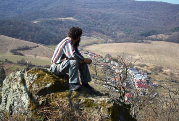 Ajnácskő várának „ormán” tárogató szólt, közben folyt a tavaszi nagytakarítás