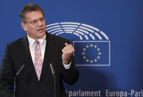 Maroš Šefčovič felfogta, hogy ha jövőt akar Brüsszelben, nem lehet keresztény-konzervatív hazájában