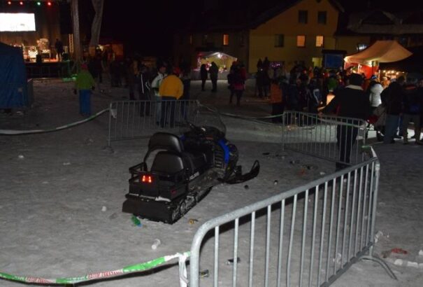 Motorszánnal hajtott a tömegbe egy ittas férfi Dóvalon