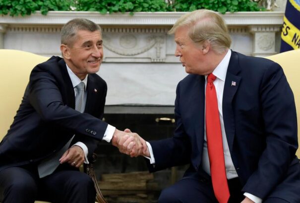 Trump-Babiš találkozó: A cseh kormányfő az importvámok ellen érvelt az amerikai elnöknél