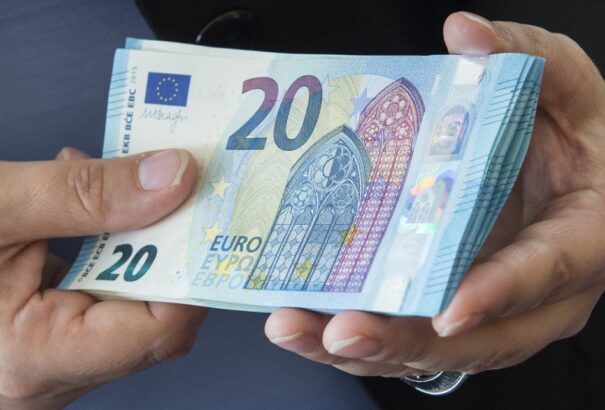 Gyülekeznek a viharfelhők – NBS: Lassul a szlovák gazdaság