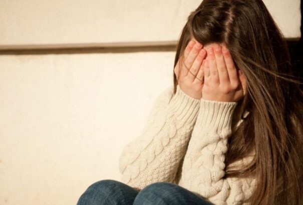 A szülők házasság céljából 1500 euróért akarták eladni 12 éves lányukat