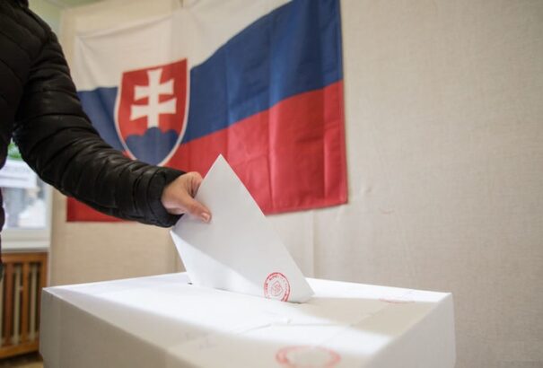 Čaputová már az első körben győzedelmeskedhet – de ebből csak alkotmányjogi káosz lenne