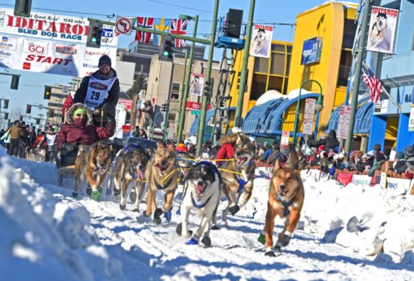 Tiltakozással indult a világ legnagyobb kutyaszánhúzó versenye