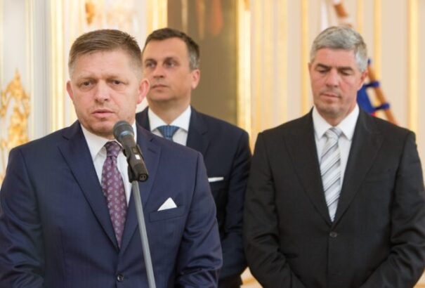 Koalíciós népszerűségi harc: Pellegrini, Fico, Danko és Bugár is adócsökkentéssel kampányol