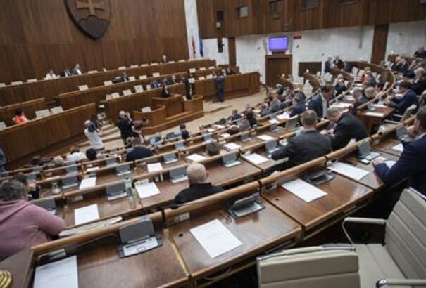 Csütörtöktől újra sor kerül az alkotmánybíró-jelöltek meghallgatására