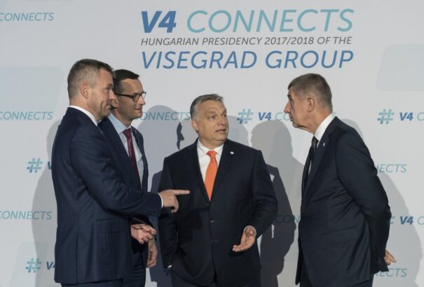 Varsóban ünneplik a NATO-csatlakozás 20. évfordulóját a V4-ek kormányfői