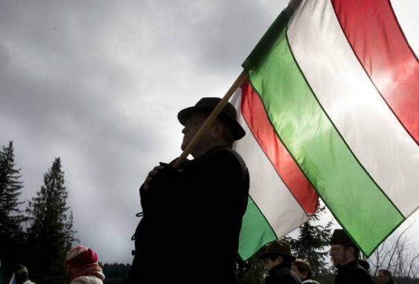 Ismét büntettek a március 15-i magyar zászlók miatt a prefektusok