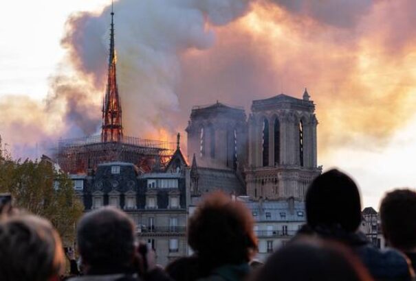 Notre Dame – A festményeket is megmentették, belpolitikai vita alakult ki a huszártorony újjáépítéséről