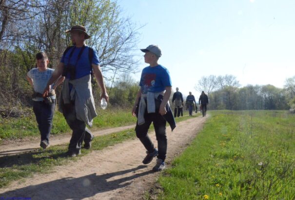 Nagypénteken holló mossa a fiát…