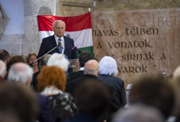 A Felvidékről kitelepítettekre emlékeztek Komáromban