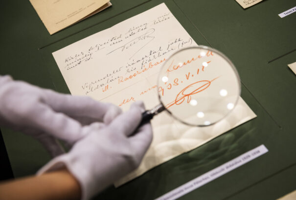 Gróf Teleki Pál miniszterelnök eddig ismeretlen búcsúleveleit mutatták be Budapesten