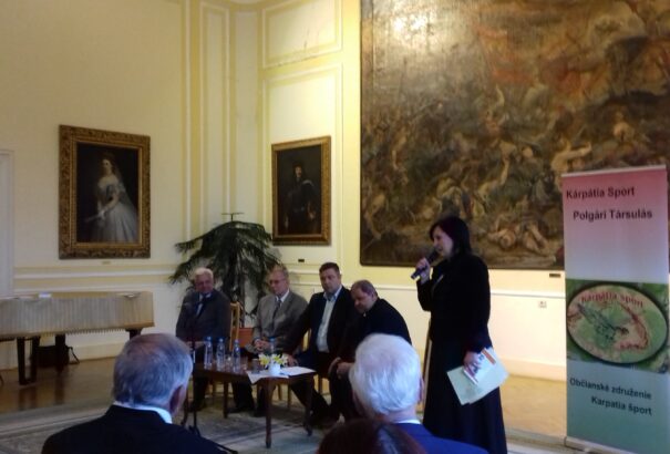 A magyar költészetről prózában és versben – Komáromban