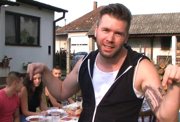 Az internet népe odavan a Bablevesért – interjú Oszoli Tomival, a Mögiszter frontemberével